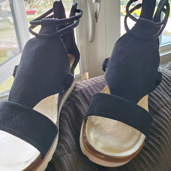 hallie sporty platform wedge